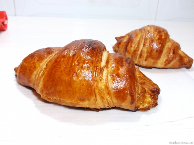 Вкуснейшие круассаны без длительного раскатывания и сворачивания теста. Рецепт вкусной домашней выпечки.