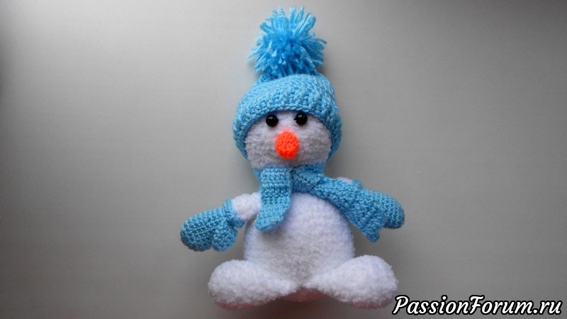 Новогодний Снеговик игрушка амигуруми крючком