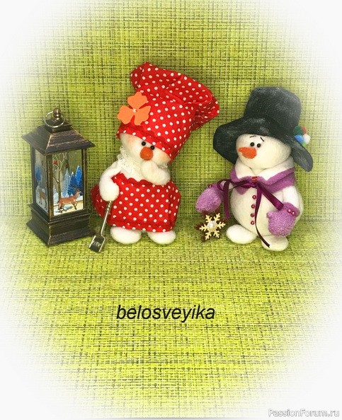 Ещё два снеговика из флиса.