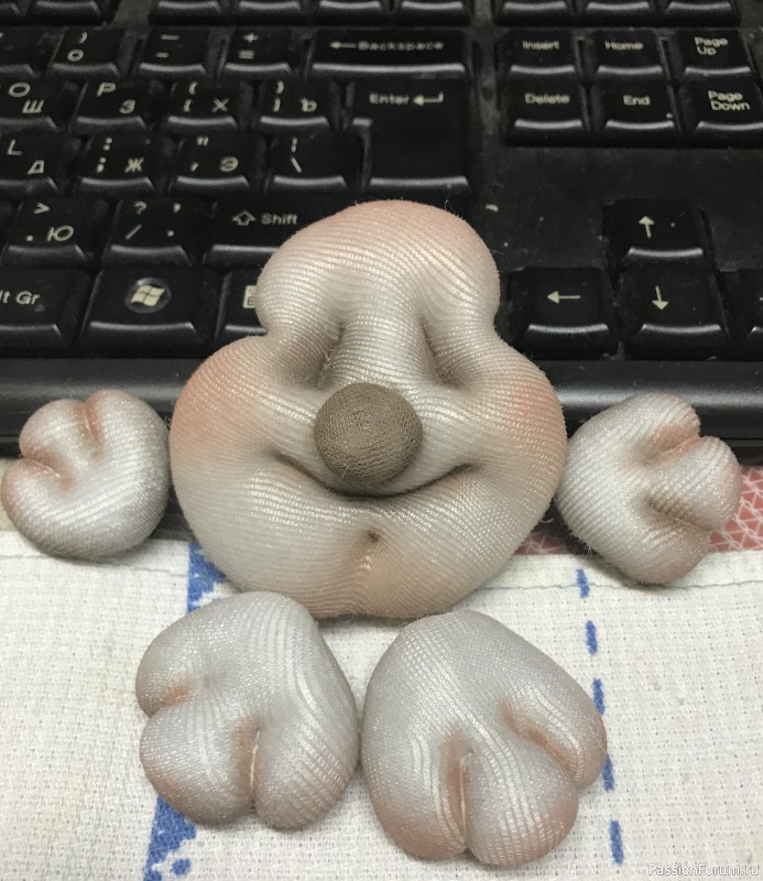 Вышел Ёжик из капрона