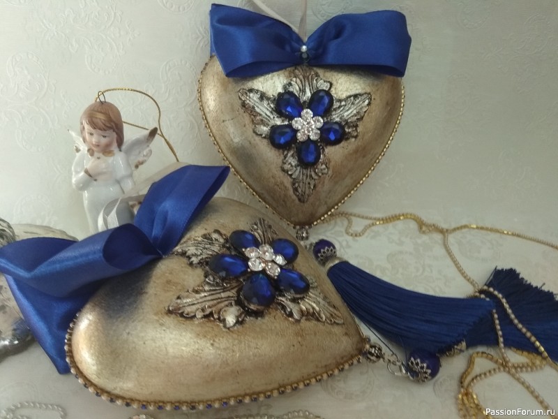 Королевский синий.