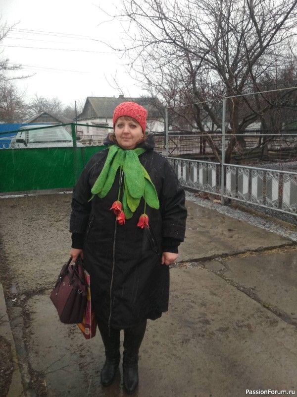 Шарфик с тюльпанами