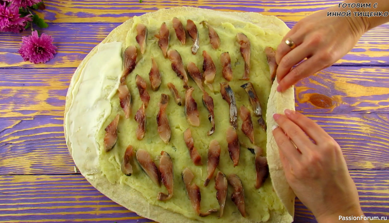 Очень вкусный рулет из лаваша с сельдью