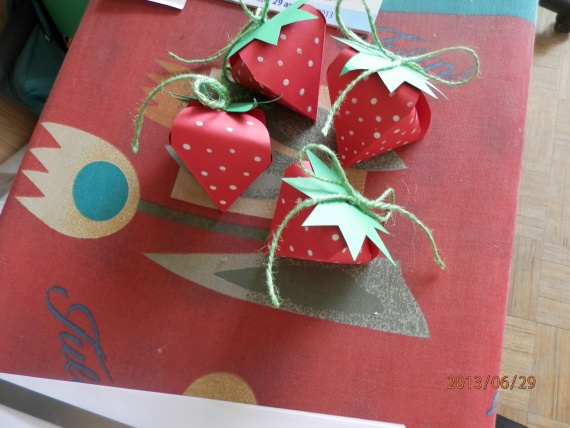 коробочки для подарков и не только.Клубничка
