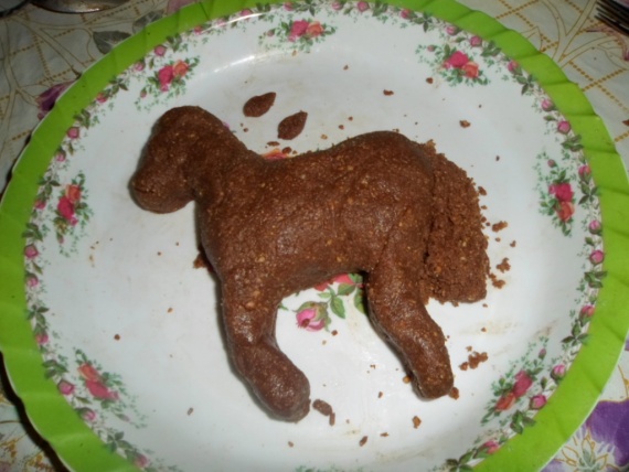 Вкусная лошадка)))