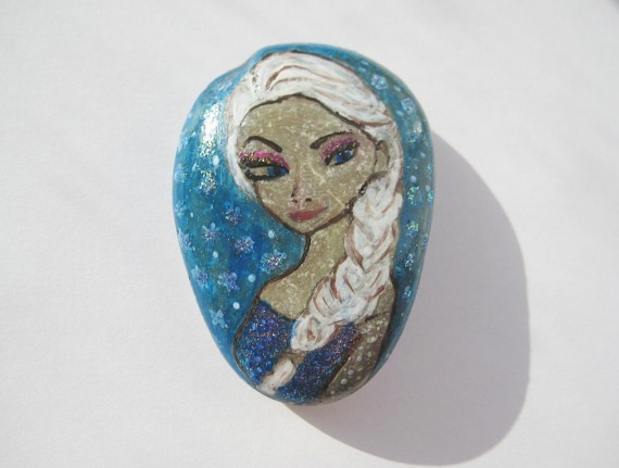 Рисуем на камушке. Снежная королева