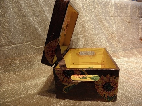 Короб &quot; Подсолнухи &quot;.