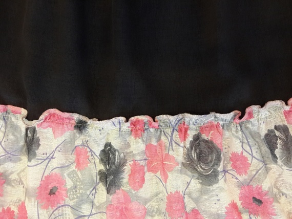 Skirt of silk fabrics